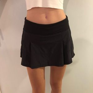 Lulu Lemon Black Pace Rival Skirt (Regular) Size 6